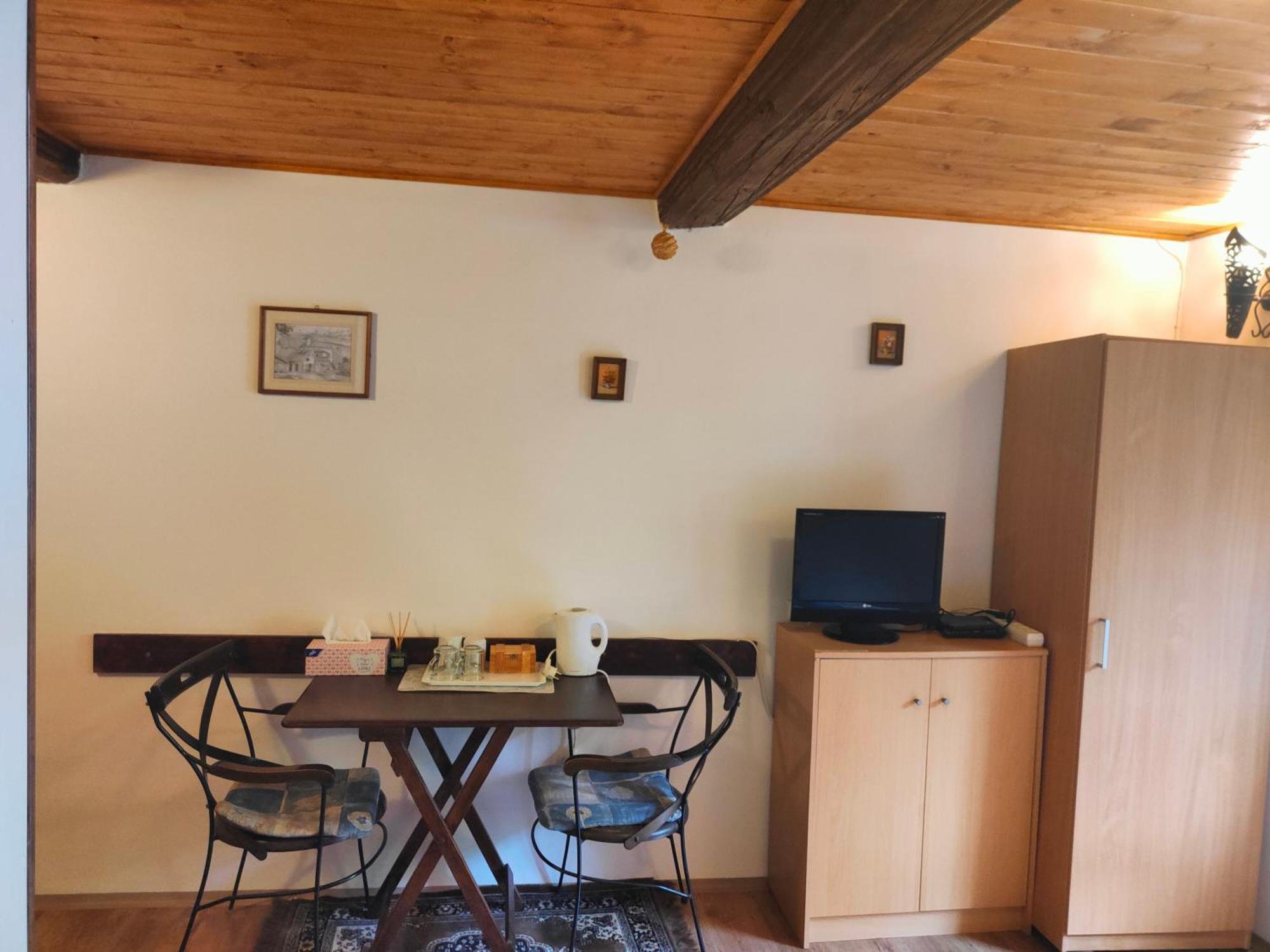 Bed And Breakfast Tvrz Velka Bukovina Экстерьер фото